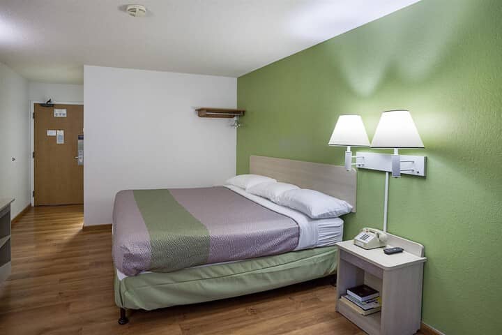 Room 16 of 41
