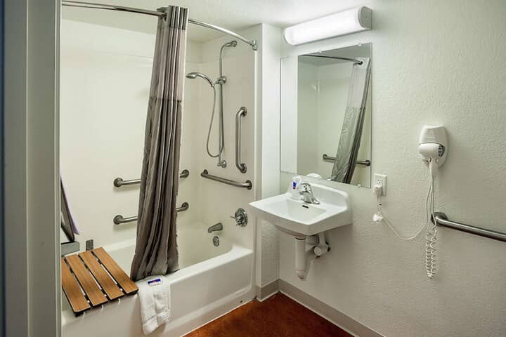 Room 30 of 41