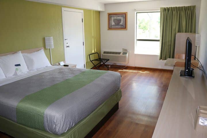 Room 8 of 41