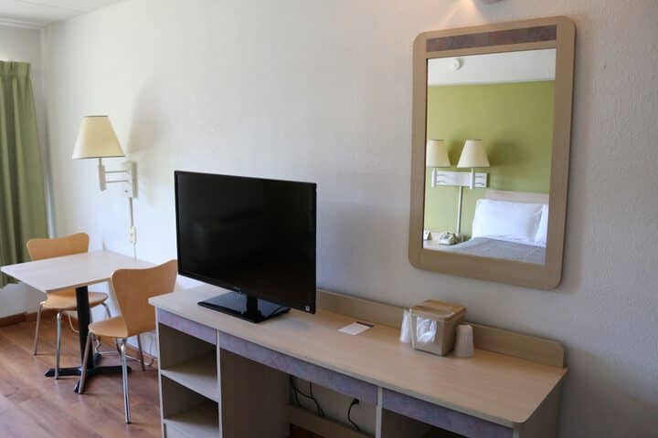 Room 10 of 41